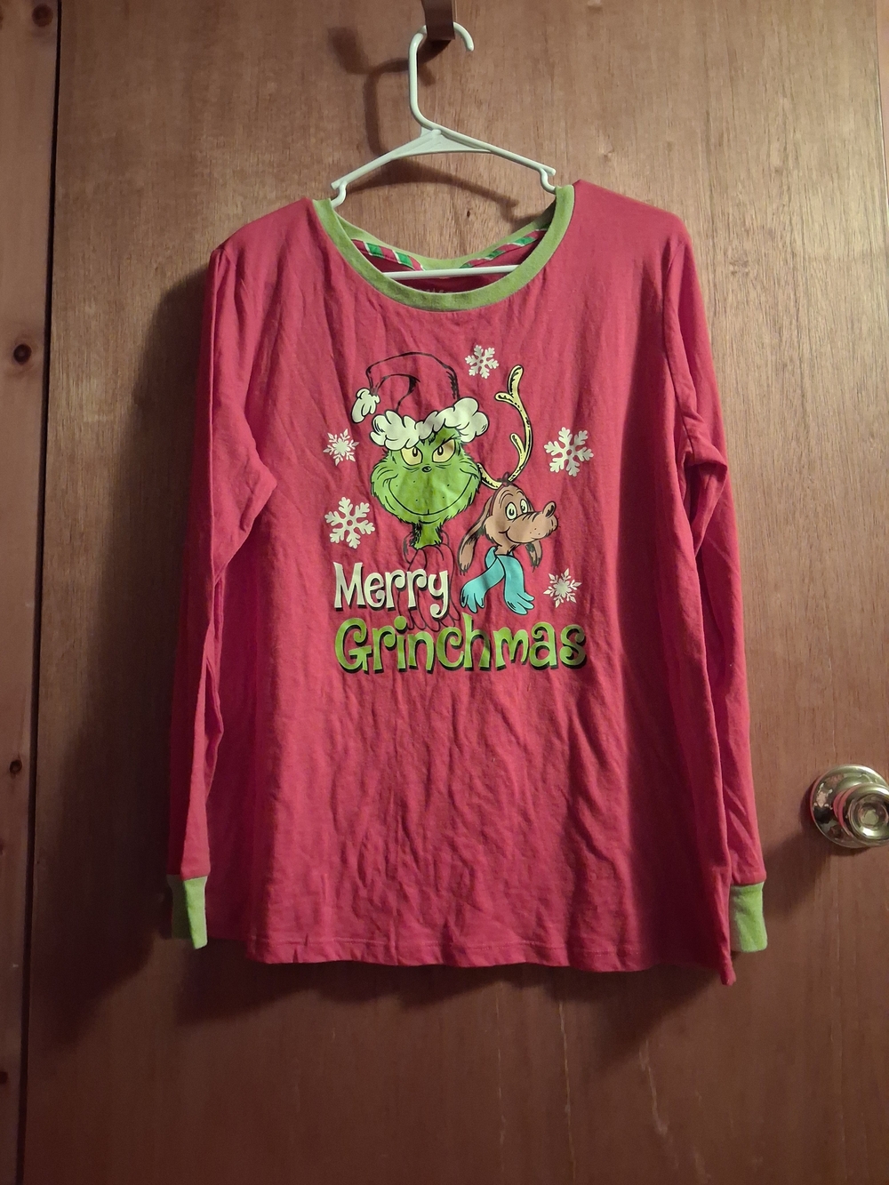 Dr. Seuss Pink Merry Grinchmas Long-Sleeve Top with Green Trim